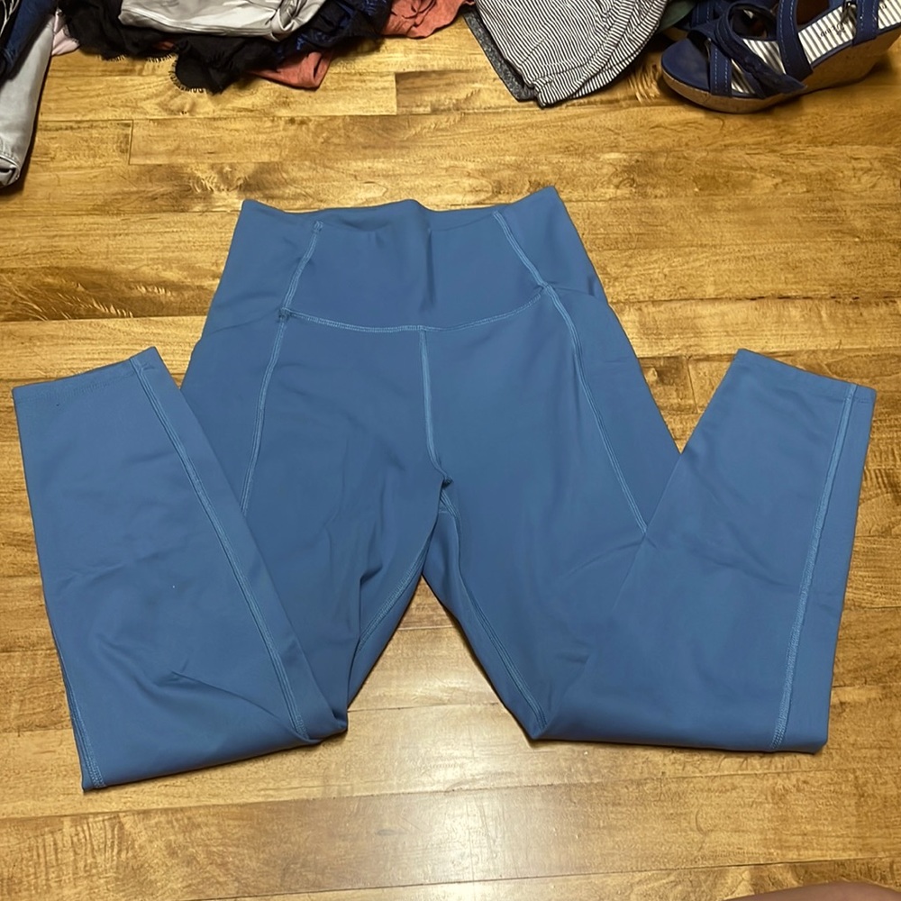 Girlfriend collective pocket leggings, size m in blue